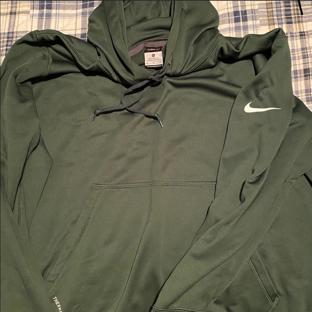 NWOT Nike thermafit hoodie